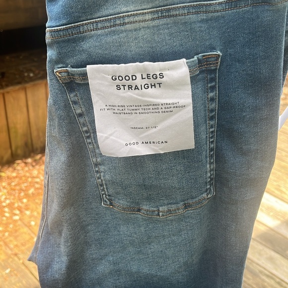 Good American jeans always fit - Picture 3 of 4